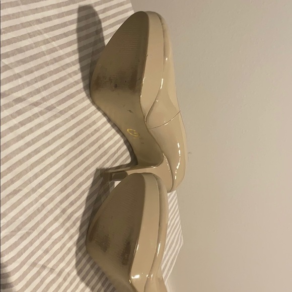 G by Guess Nude Patent Platform Heels sz 10M - Picture 9 of 12